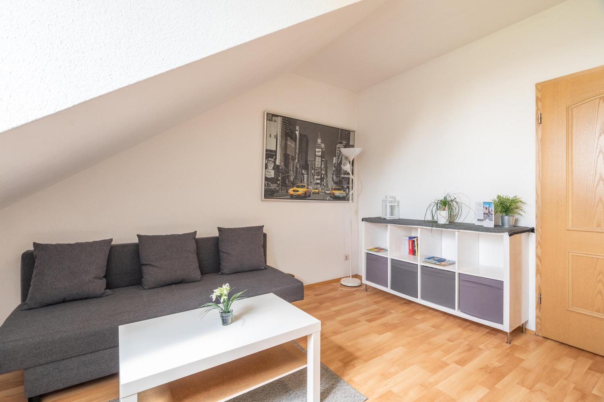 Gemuetliche Dachgeschosswohnung -Waldstrassenviertel Лайпциг Екстериор снимка